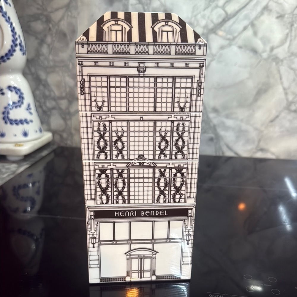 Henri Bendel Black and White Building Box